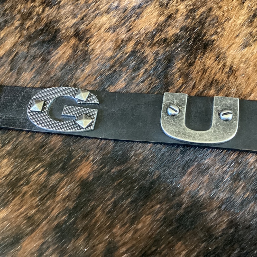 Vintage Old School Guess Black Leather Big Letter Belt - Picture 2 of 9